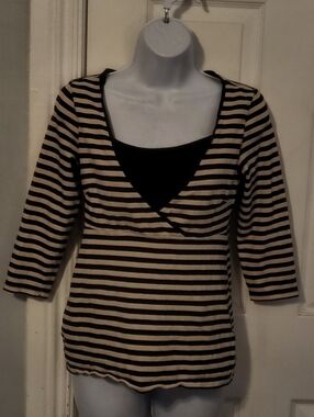 H&M Black and Cream Striped Maternity  Nursing 3/4  Sleeve Top